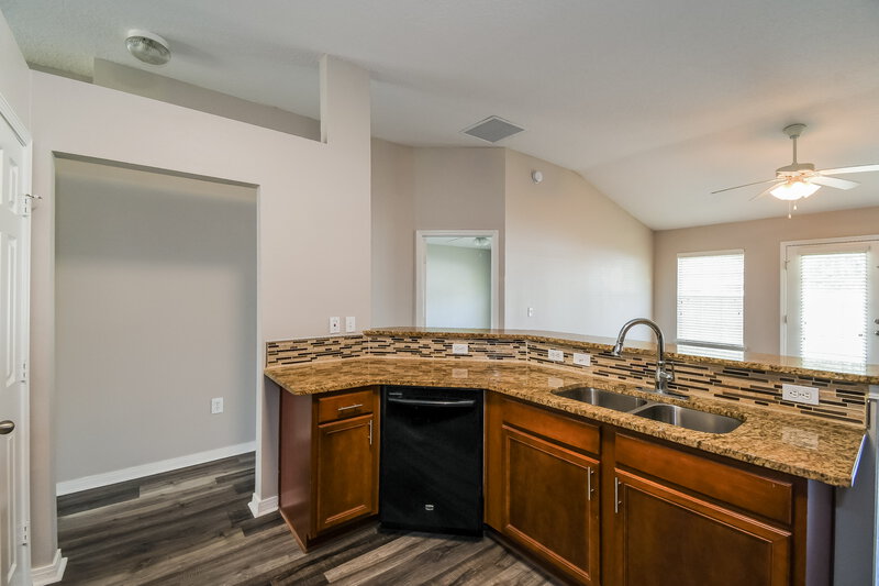 2,640/Mo, 2074 Cherokee Cove Trl Jacksonville, FL 32221 Kitchen View 2