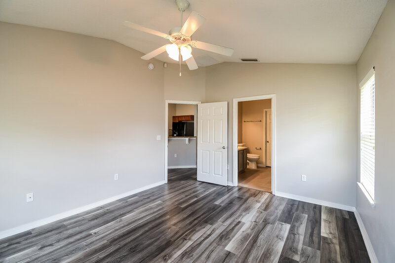 2,640/Mo, 2074 Cherokee Cove Trl Jacksonville, FL 32221 Main Bedroom View