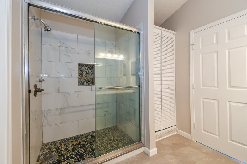 2,640/Mo, 2074 Cherokee Cove Trl Jacksonville, FL 32221 Main Bathroom View
