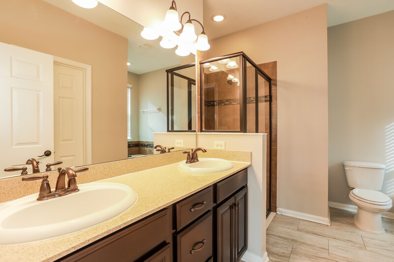 1,995/Mo, 3041 Holly Grove Ln Orange Park, FL 32073 Main Bathroom View