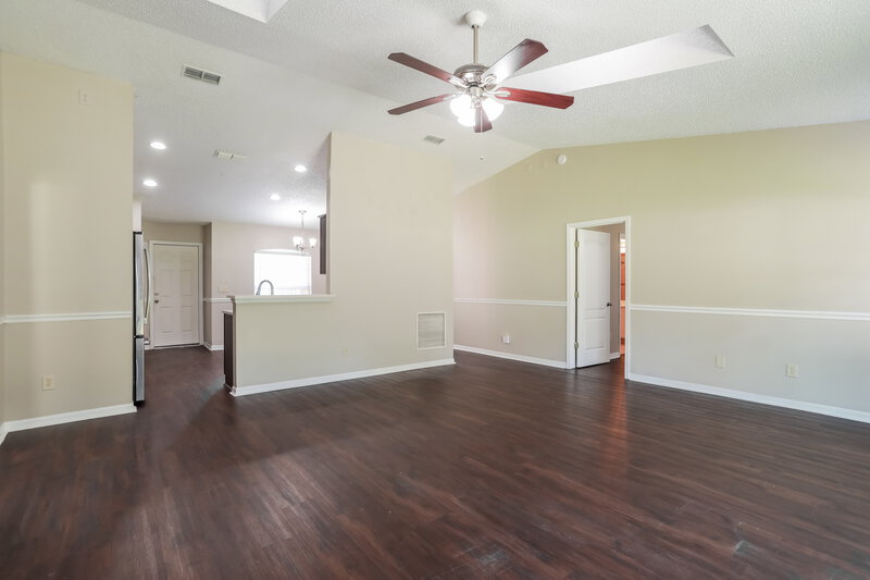 1,600/Mo, 282 Turtle Dove Dr Orange Park, FL 32073 Living Room View