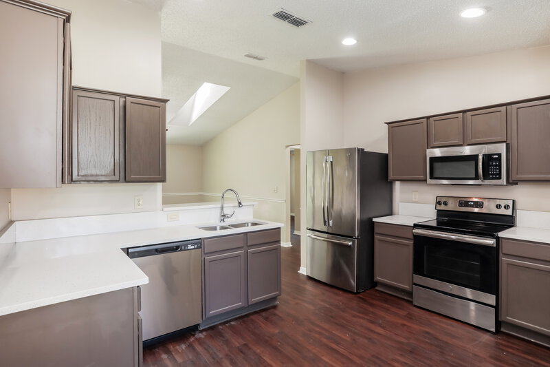 1,600/Mo, 282 Turtle Dove Dr Orange Park, FL 32073 Kitchen View