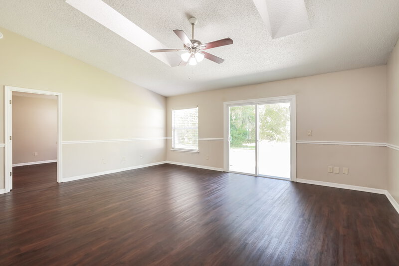 1,600/Mo, 282 Turtle Dove Dr Orange Park, FL 32073 Family Room View
