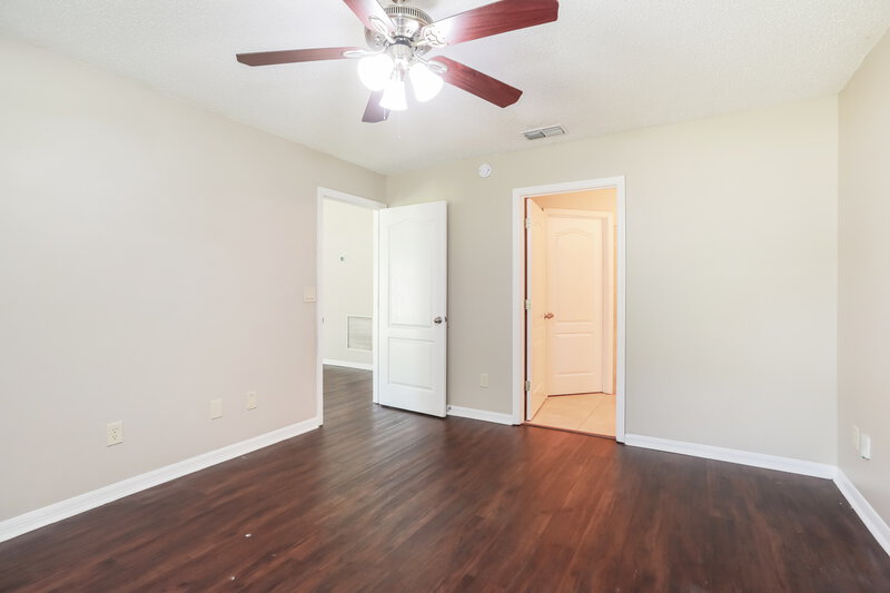 1,600/Mo, 282 Turtle Dove Dr Orange Park, FL 32073 Main Bedroom View