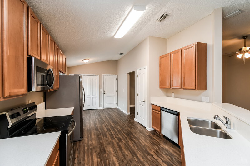 2,205/Mo, 1759 Saw Lake Dr Middleburg, FL 32068 Kitchen View