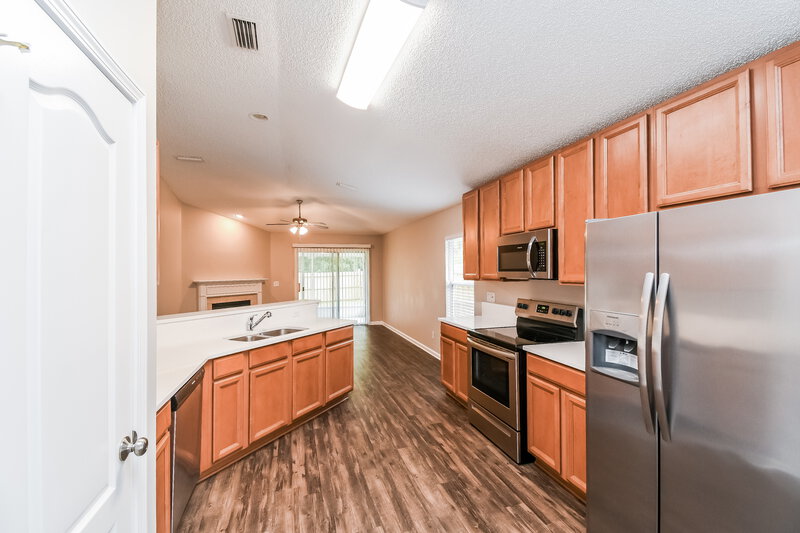 2,205/Mo, 1759 Saw Lake Dr Middleburg, FL 32068 Kitchen View 2