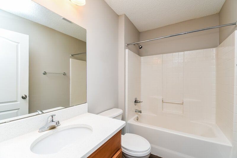 2,205/Mo, 1759 Saw Lake Dr Middleburg, FL 32068 Bathroom View