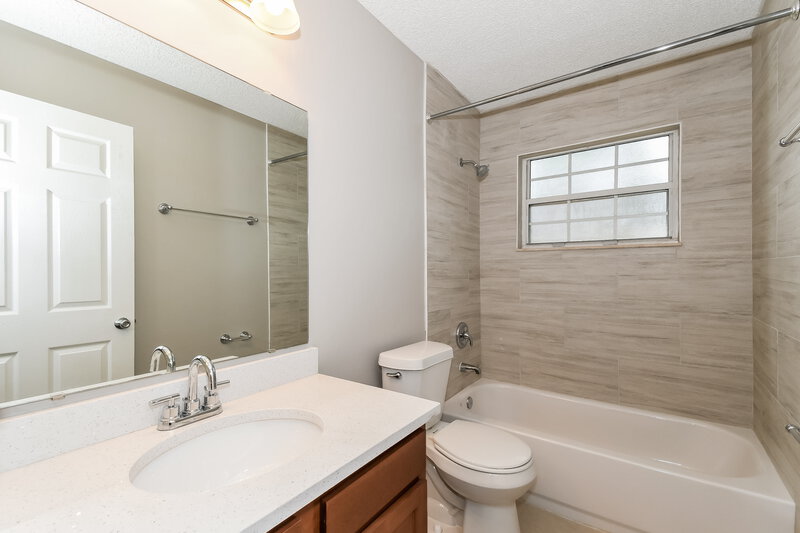 1,550/Mo, 7979 Mactavish Way N Jacksonville, FL 32244 Bathroom View