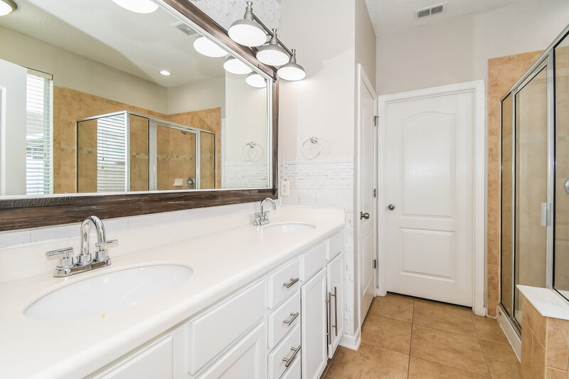 1,905/Mo, 849 Quiet Stone Ln Orange Park, FL 32065 Main Bathroom View