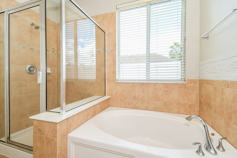 1,905/Mo, 849 Quiet Stone Ln Orange Park, FL 32065 Main Bathroom View 2