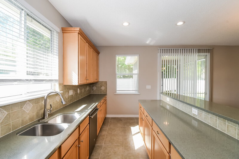 2,140/Mo, 7352 Hawks Point Ct Jacksonville, FL 32222 Kitchen View