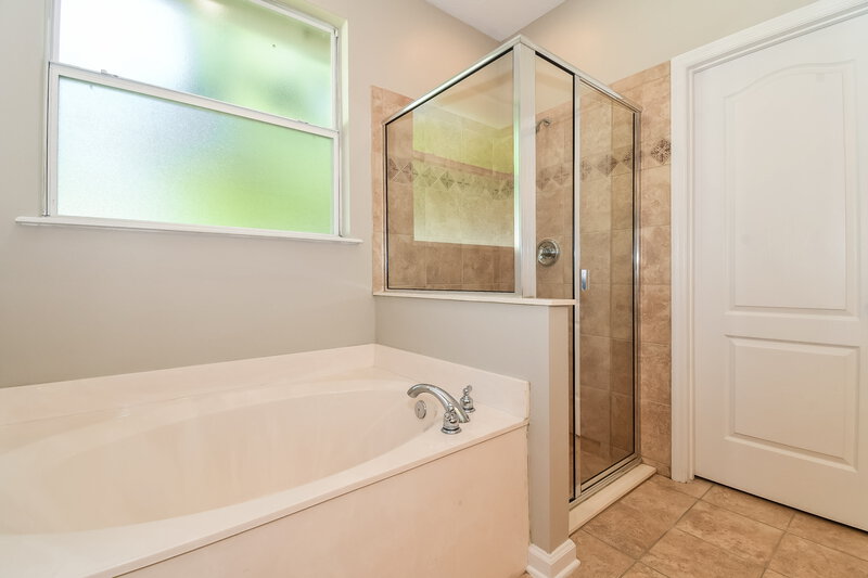 2,140/Mo, 7352 Hawks Point Ct Jacksonville, FL 32222 Master Bathroom View