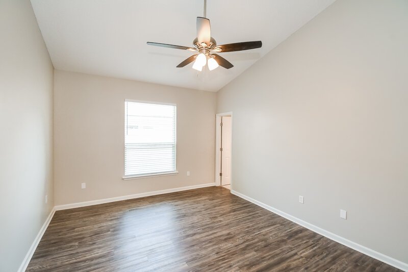 1,840/Mo, 8070 Welbeck Ln Jacksonville, FL 32244 Main Bedroom View 2