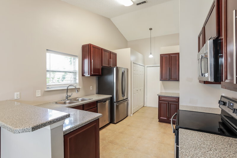 2,120/Mo, 4642 Ridge Point Ct Jacksonville, FL 32257 Kitchen View 2
