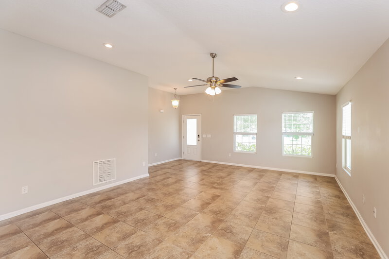 2,000/Mo, 1908 High Prairie Ln Middleburg, FL 32068 Living Room View 2