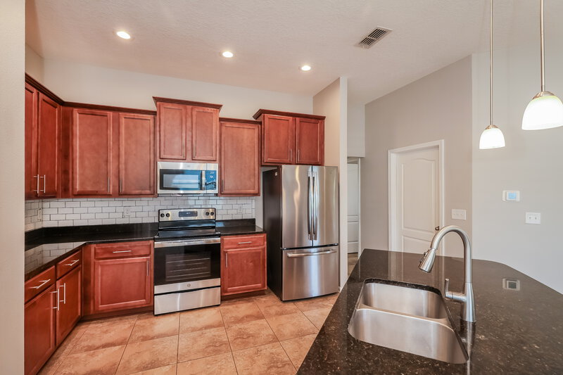 2,000/Mo, 1908 High Prairie Ln Middleburg, FL 32068 Kitchen View