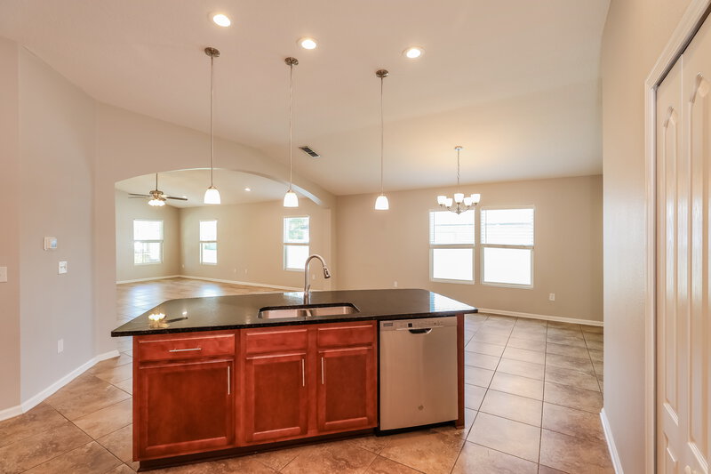 2,000/Mo, 1908 High Prairie Ln Middleburg, FL 32068 Kitchen View 2