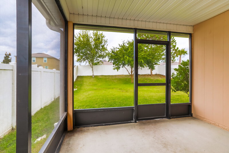 2,085/Mo, 1908 High Prairie Ln Middleburg, FL 32068 Sunroom View
