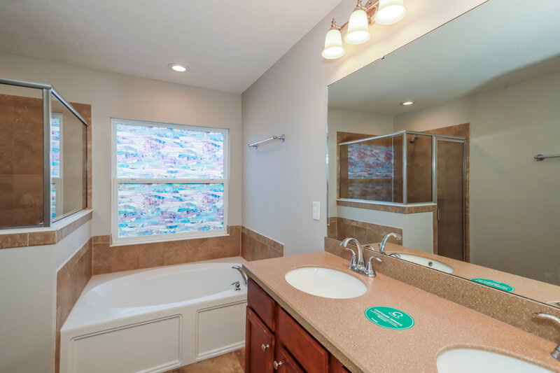 2,085/Mo, 1908 High Prairie Ln Middleburg, FL 32068 Main Bathroom View