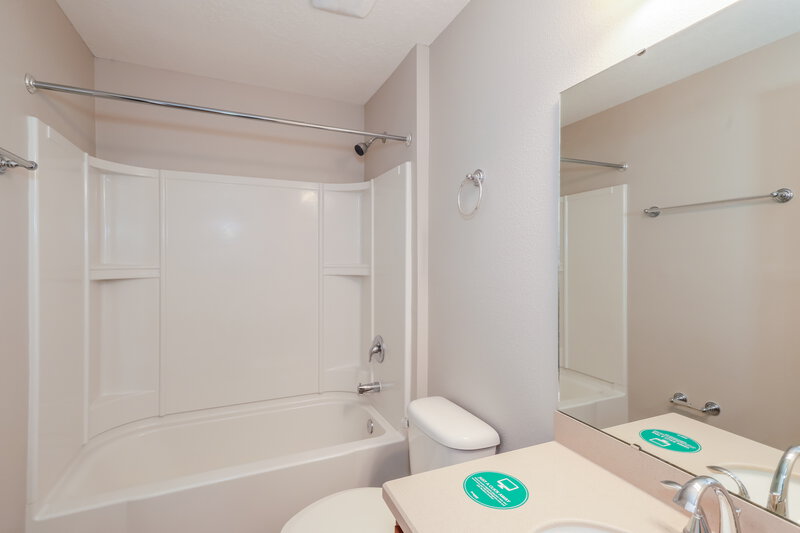 2,085/Mo, 1908 High Prairie Ln Middleburg, FL 32068 Bathroom View