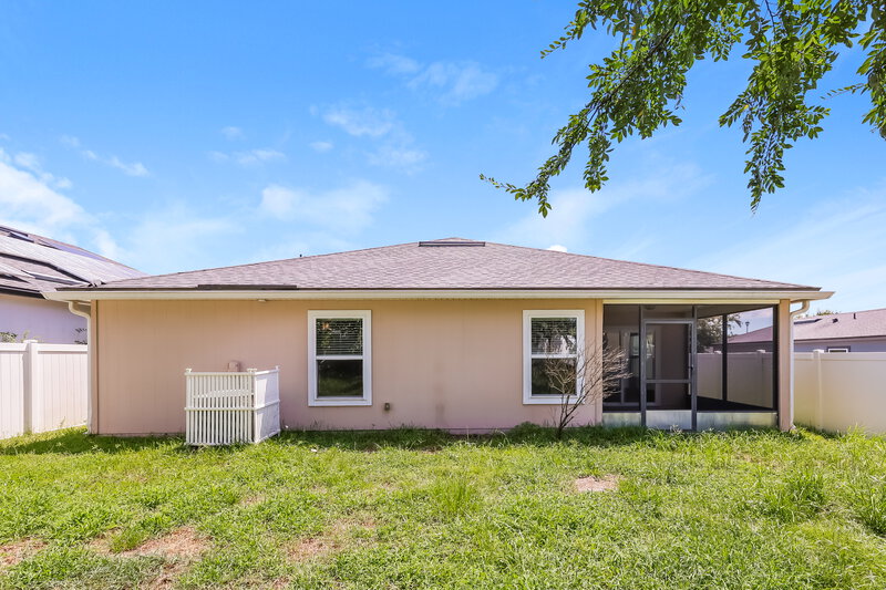 2,000/Mo, 1908 High Prairie Ln Middleburg, FL 32068 Rear View