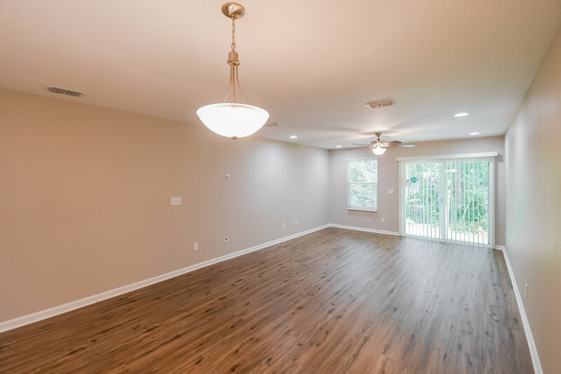 1,850/Mo, 11235 Margarets Landing Pl Jacksonville, FL 32218 Dining Room View 2