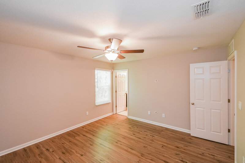 1,850/Mo, 11235 Margarets Landing Pl Jacksonville, FL 32218 Main Bedroom View