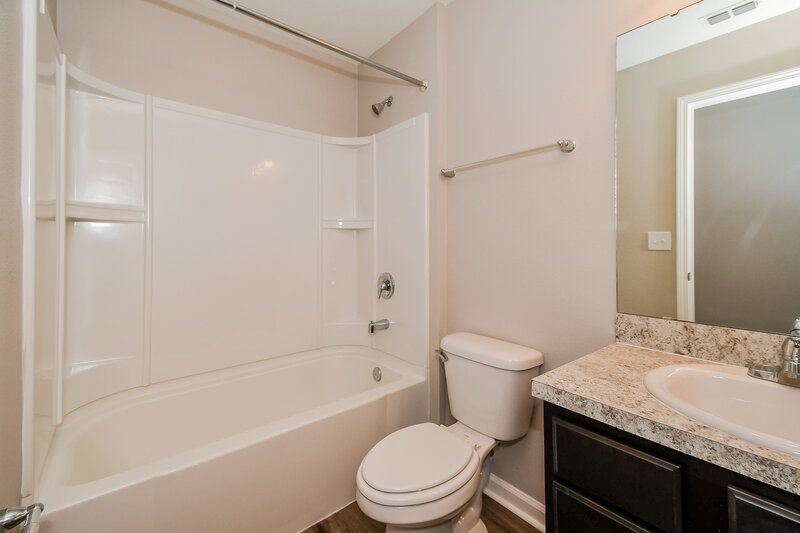 1,850/Mo, 11235 Margarets Landing Pl Jacksonville, FL 32218 Bathroom View
