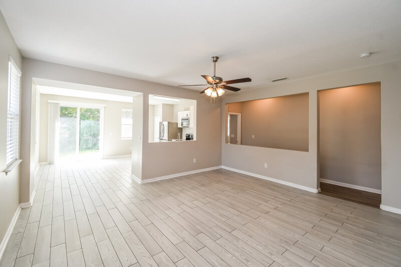 2,255/Mo, 1113 Coveyrise Ct Saint Augustine, FL 32092 Living Room View 2