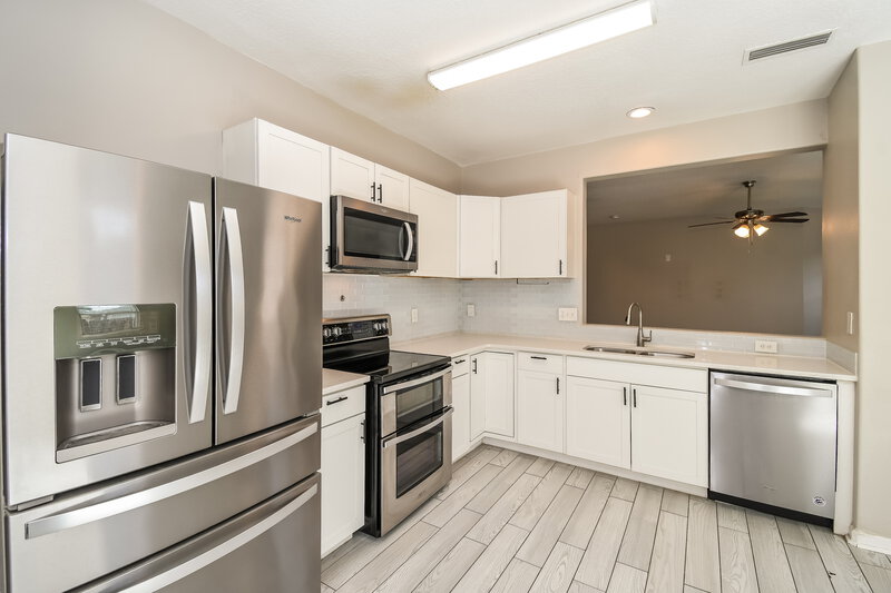 2,255/Mo, 1113 Coveyrise Ct Saint Augustine, FL 32092 Kitchen View 2
