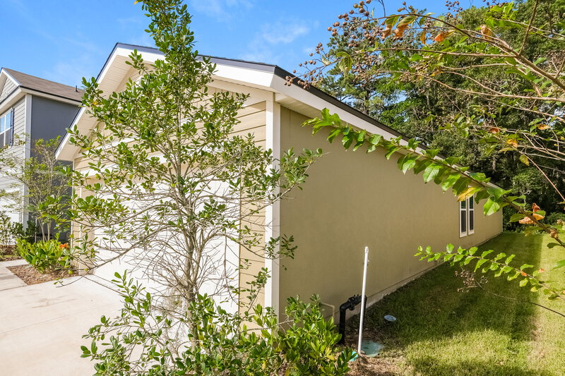 0/Mo, 7808 Meadow Walk Ln Jacksonville, FL 32256 Front View 2