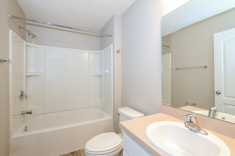 0/Mo, 7808 Meadow Walk Ln Jacksonville, FL 32256 Bathroom View