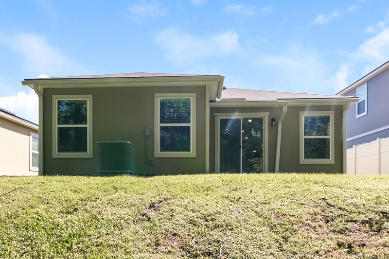 0/Mo, 7808 Meadow Walk Ln Jacksonville, FL 32256 Rear View