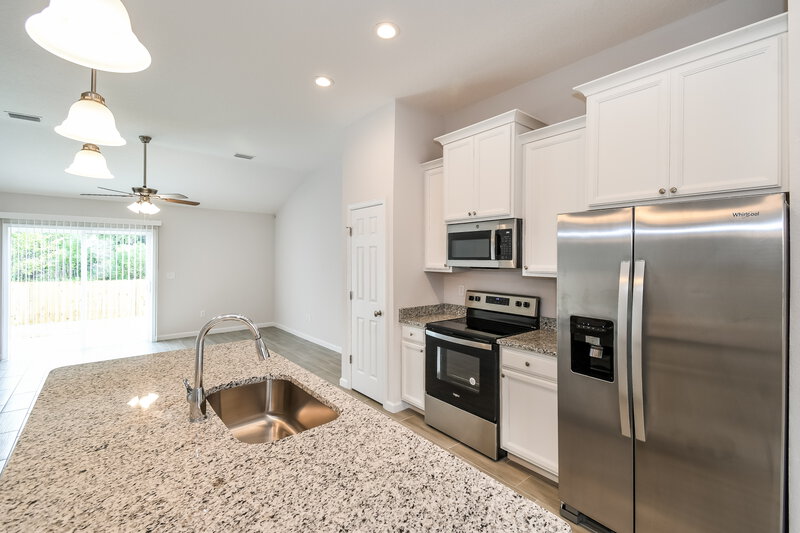 1,855/Mo, 6069 Patriots Landing Ln Jacksonville, FL 32244 Kitchen View