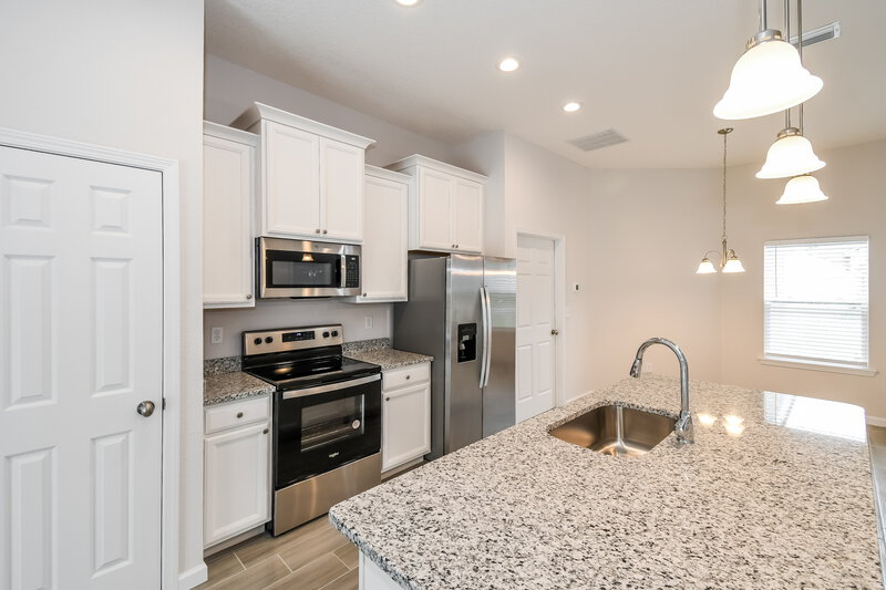 1,855/Mo, 6069 Patriots Landing Ln Jacksonville, FL 32244 Kitchen View 2