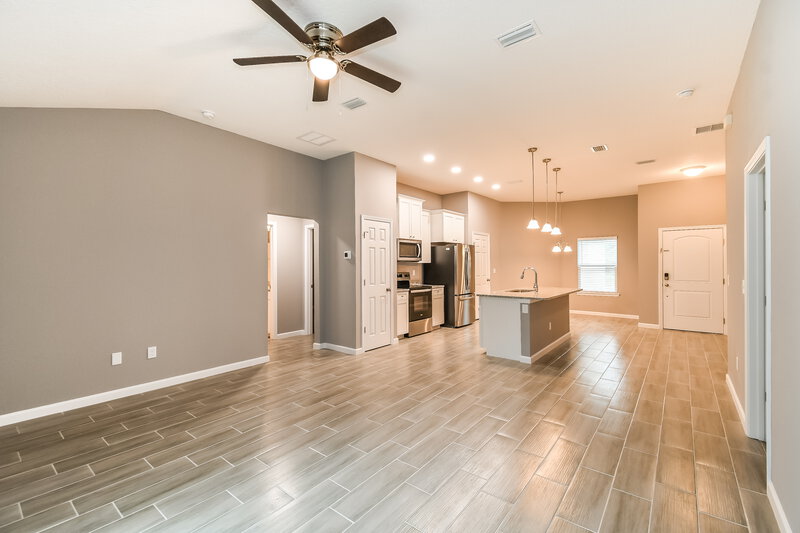 1,825/Mo, 6020 Patriots Landing Ln Jacksonville, FL 32244 Living Room View 2