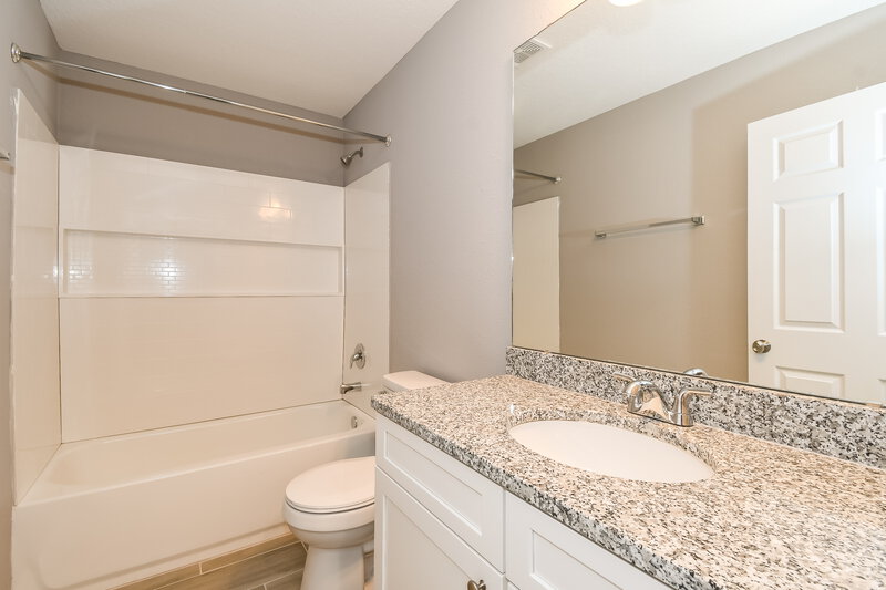 1,825/Mo, 6020 Patriots Landing Ln Jacksonville, FL 32244 Bathroom View