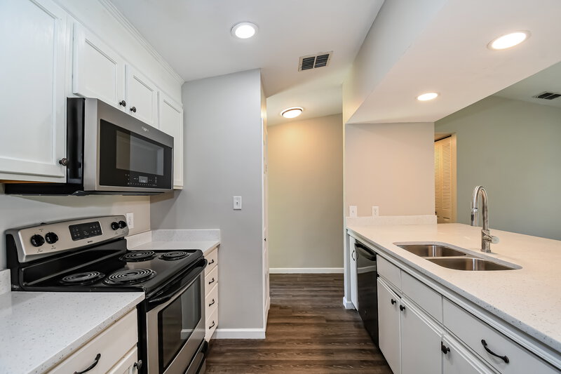 1,770/Mo, 1294 Bear Run Blvd Orange Park, FL 32065 Kitchen View 2