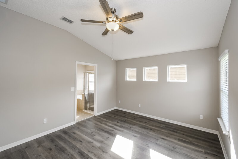 2,030/Mo, 1098 Maple Ln Orange Park, FL 32065 Main Bedroom View 2
