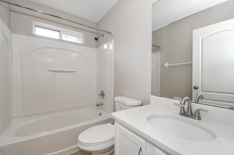 2,030/Mo, 1098 Maple Ln Orange Park, FL 32065 Bathroom View