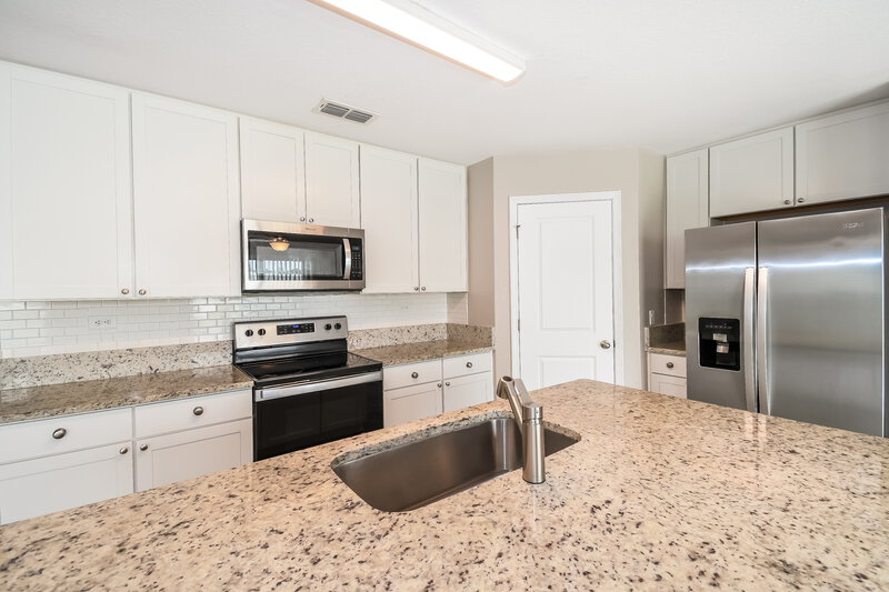 2,300/Mo, 2938 Hanging Valley Ln Orange Park, FL 32065 Kitchen View