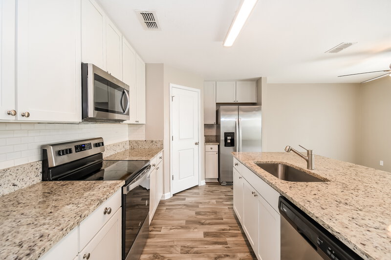 2,300/Mo, 2938 Hanging Valley Ln Orange Park, FL 32065 Kitchen View 2