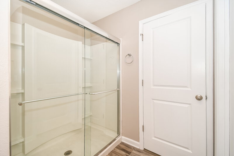 2,300/Mo, 2938 Hanging Valley Ln Orange Park, FL 32065 Main Bathroom View 2