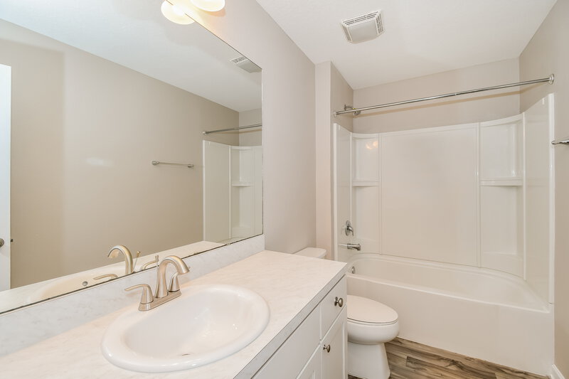 2,300/Mo, 2938 Hanging Valley Ln Orange Park, FL 32065 Bathroom View