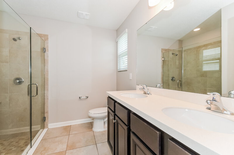 1,890/Mo, 4161 Fishing Creek Ln Middleburg, FL 32068 Main Bathroom View