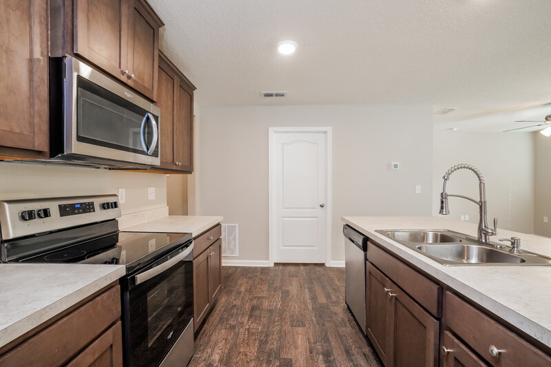 1,975/Mo, 2990 Fisher Oak Pl Green Cove Springs, FL 32043 Kitchen View 2