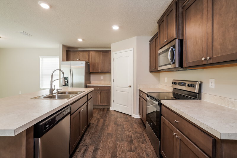 1,975/Mo, 2990 Fisher Oak Pl Green Cove Springs, FL 32043 Kitchen View 3