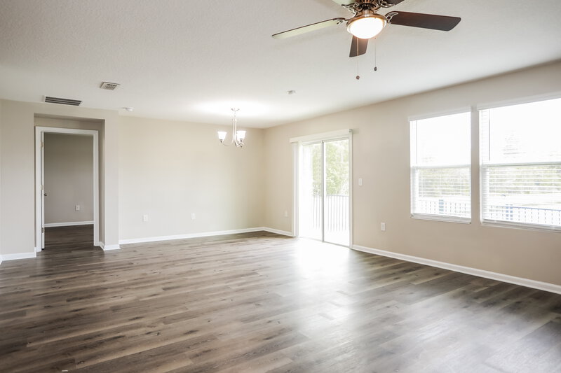 2,090/Mo, 3514 Song Bird Lakes Dr Green Cove Springs, FL 32043 Living Room View 2