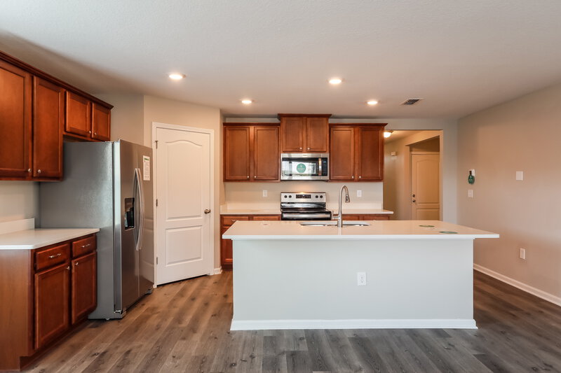 2,285/Mo, 3514 Song Bird Lakes Dr Green Cove Springs, FL 32043 Kitchen View 2