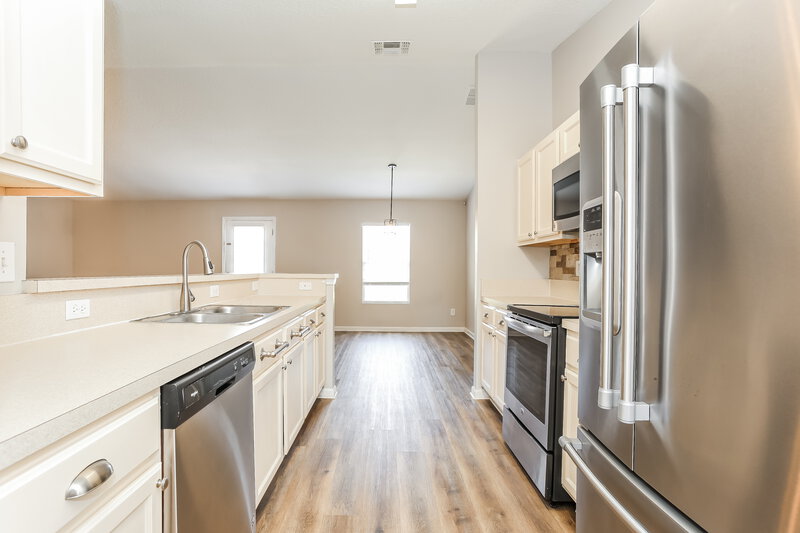 2,285/Mo, 2861 Taylor Hill Dr Jacksonville, FL 32221 Kitchen View